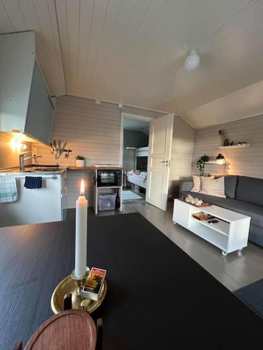 Idyllisk Minihus I Landlige Omgivelser - Med 5 Sengeplasser Og Parkering Asen Exterior photo