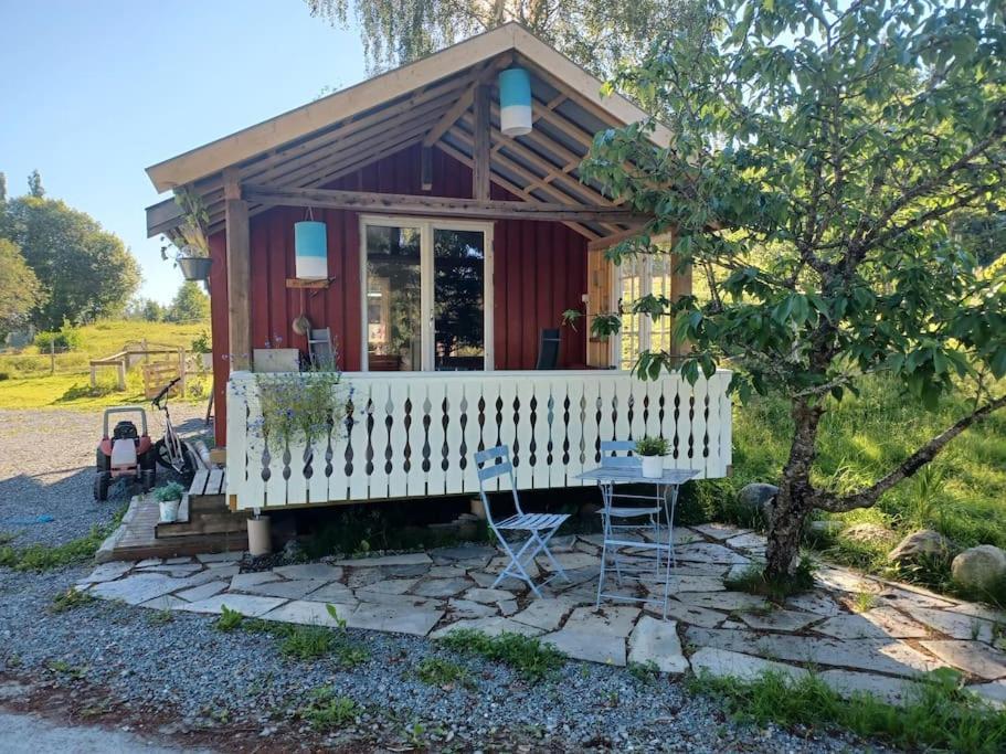 Idyllisk Minihus I Landlige Omgivelser - Med 5 Sengeplasser Og Parkering Asen Exterior photo